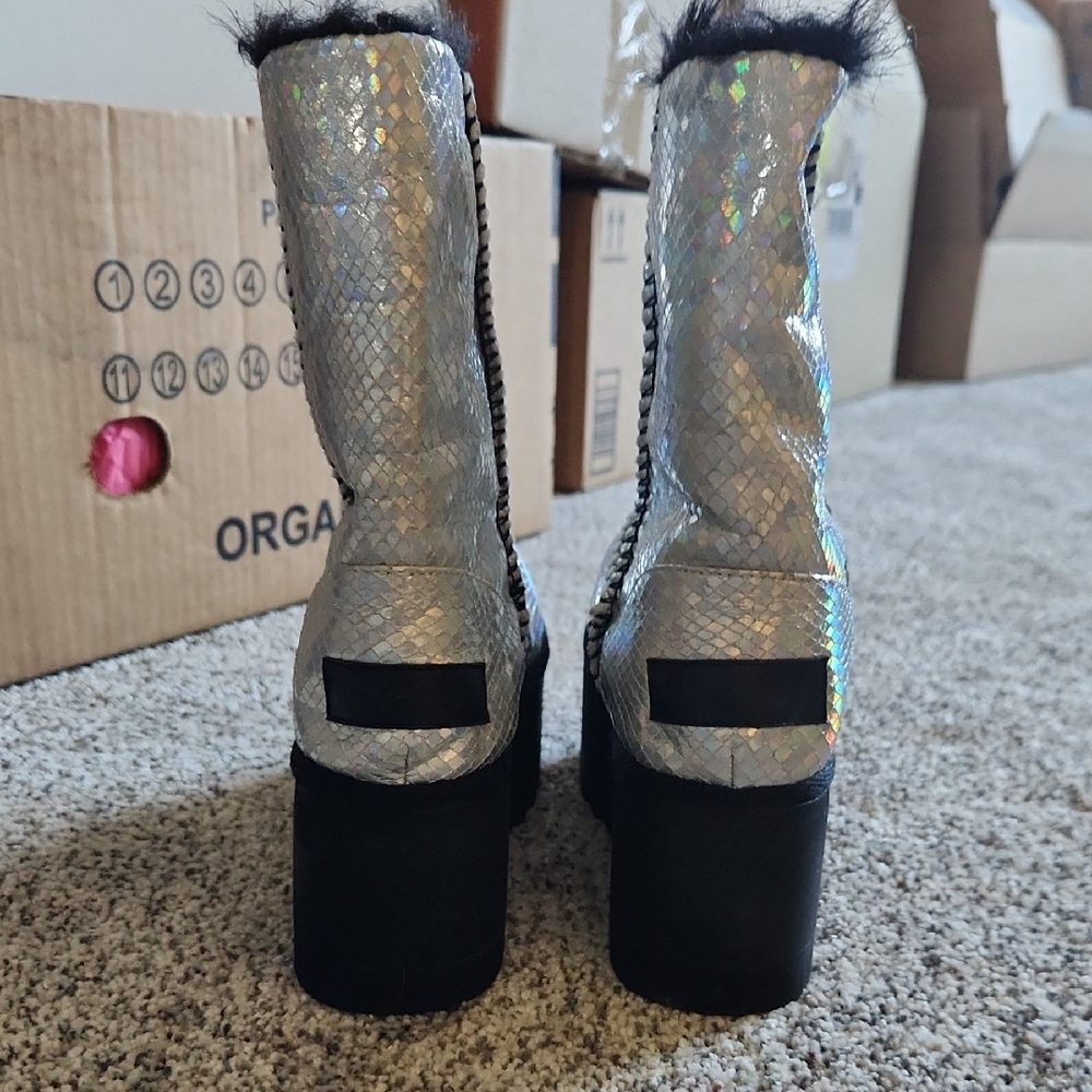 Current Mood Holographic Silver Platform Boots - Picture 3 of 8